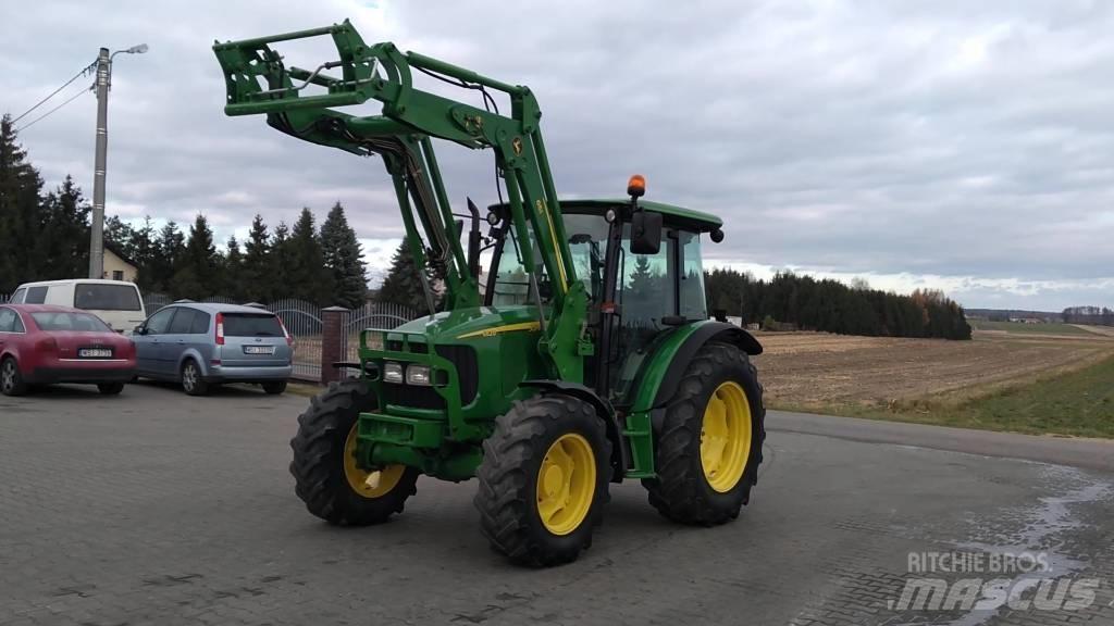 John Deere 5820 Tractoare