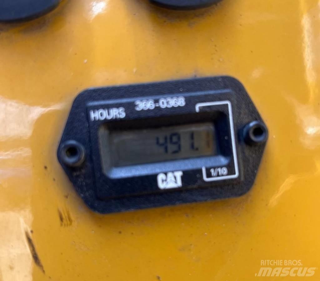 CAT CB 1.7 Cilindri compactori dubli
