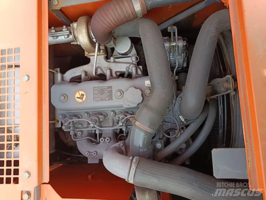 Hitachi ZX135 Excavatoare pe șenile
