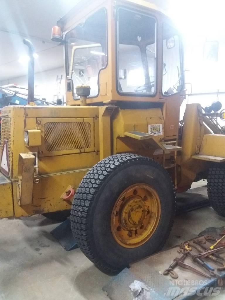 CAT 910 Incarcator pe pneuri