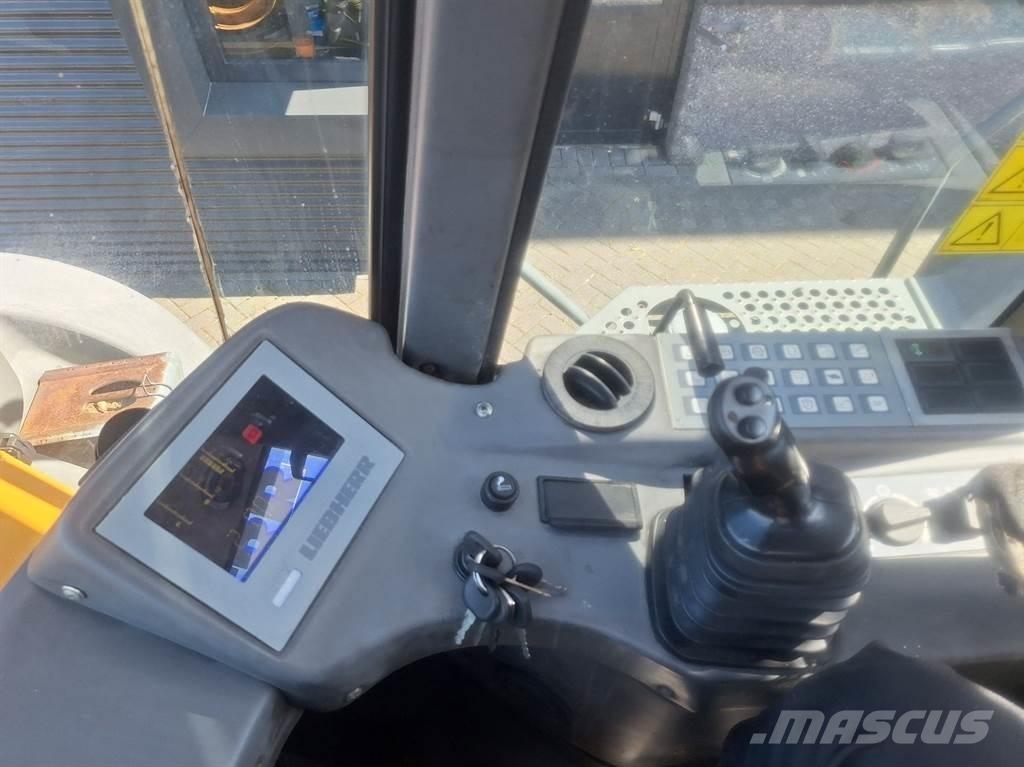 Liebherr L580 Incarcator pe pneuri