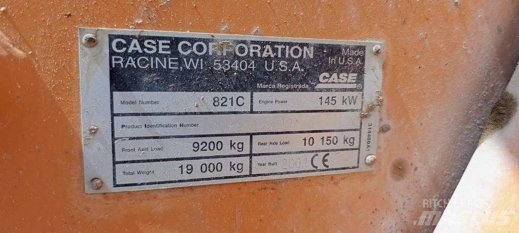 CASE 821 C Incarcator pe pneuri