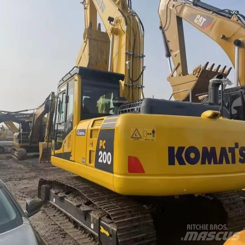 Komatsu PC 200 Excavatoare pe șenile
