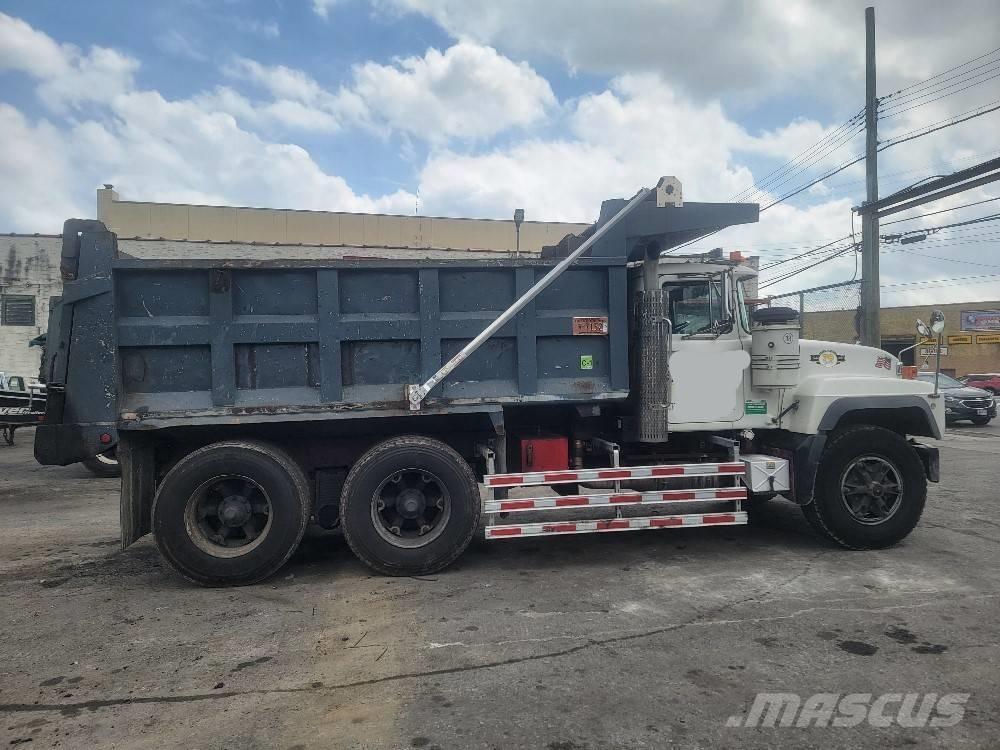 Mack RD 688 SX Autobasculanta