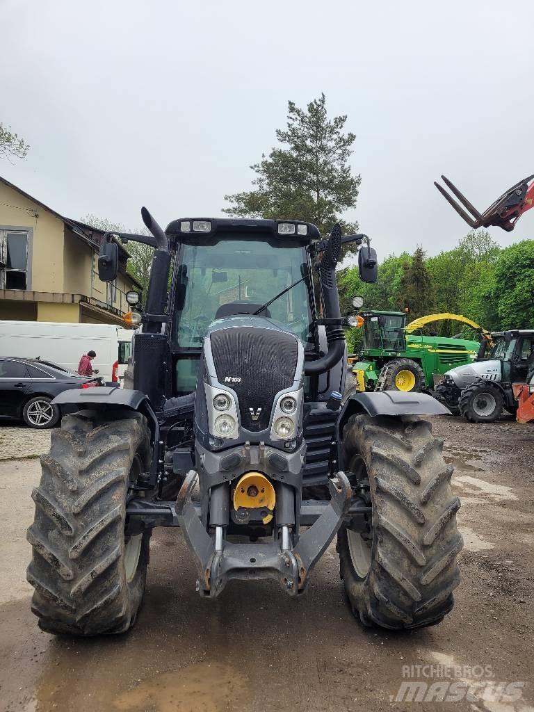 Valtra N 104 Tractoare