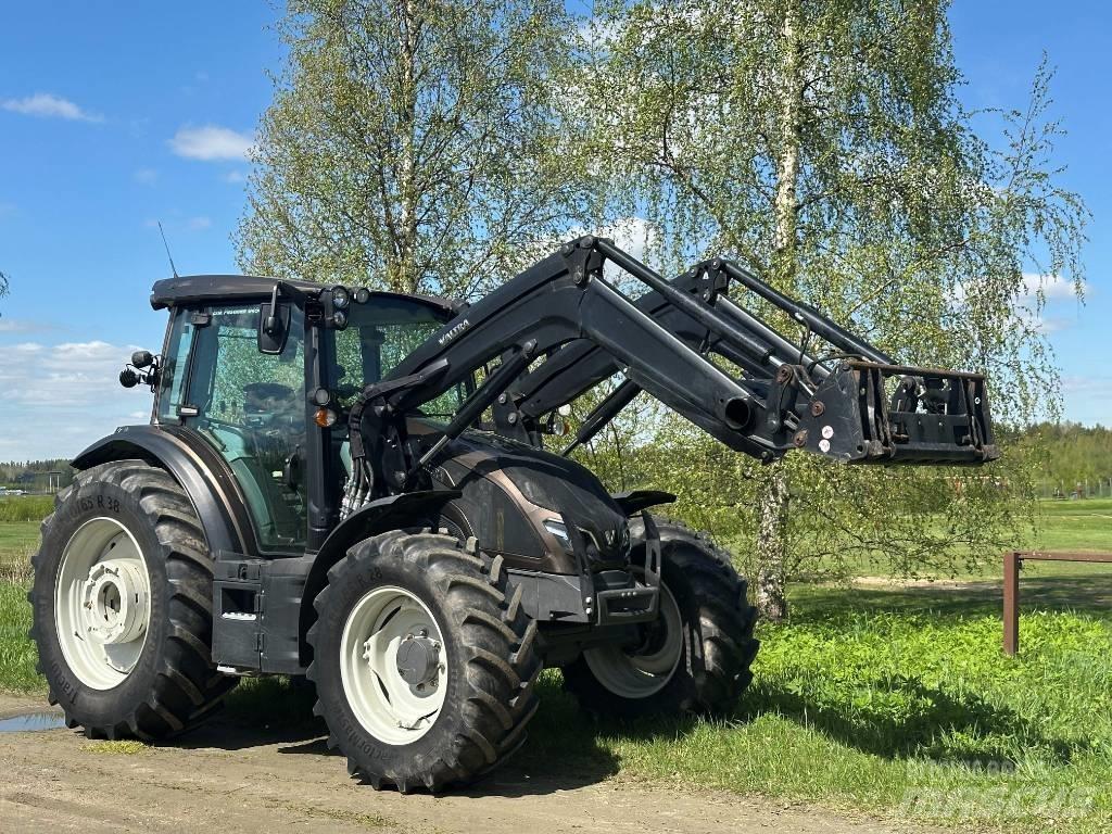 Valtra G 135 Active Tractoare