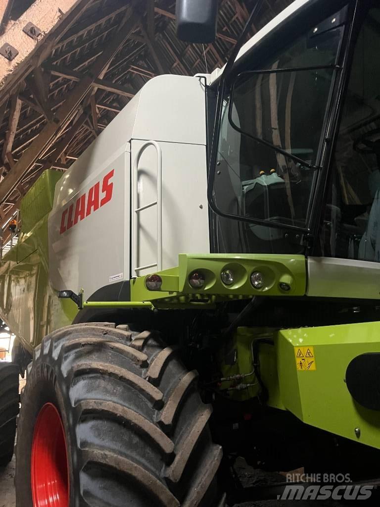 CLAAS LEXION 760 Combine de secerat