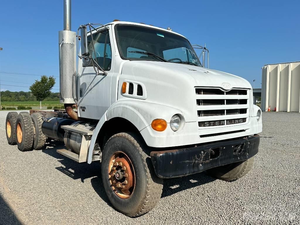 Sterling L 7500 Camion cabina sasiu