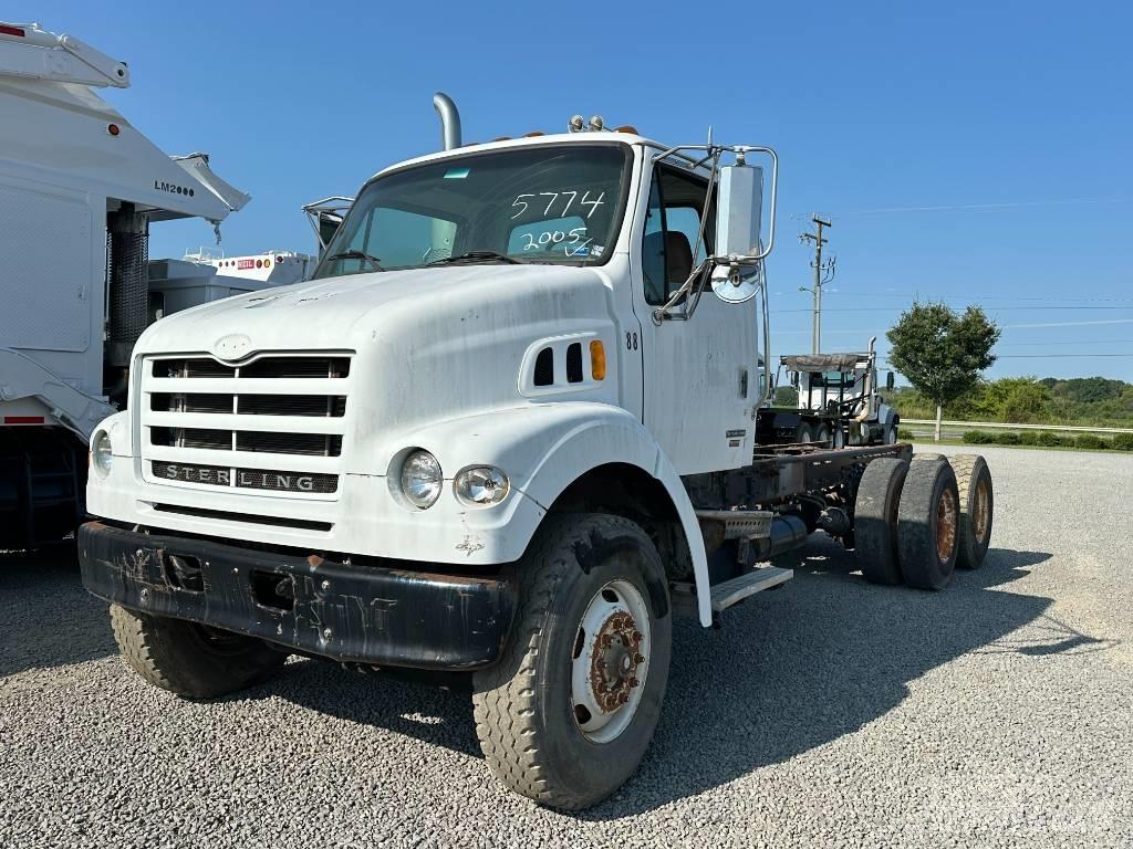 Sterling L 7500 Camion cabina sasiu