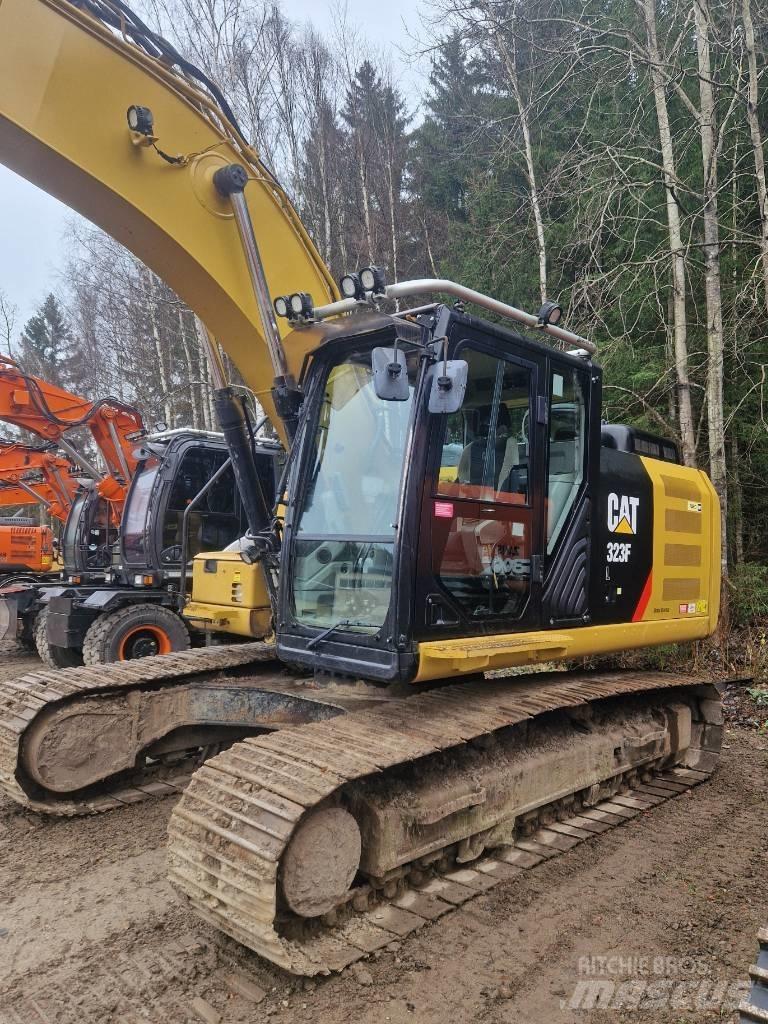 CAT 323 F L Excavatoare pe șenile
