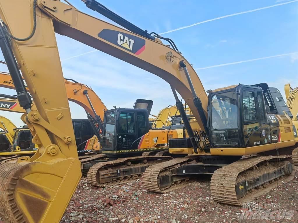 CAT 325 D2 Excavatoare pe șenile
