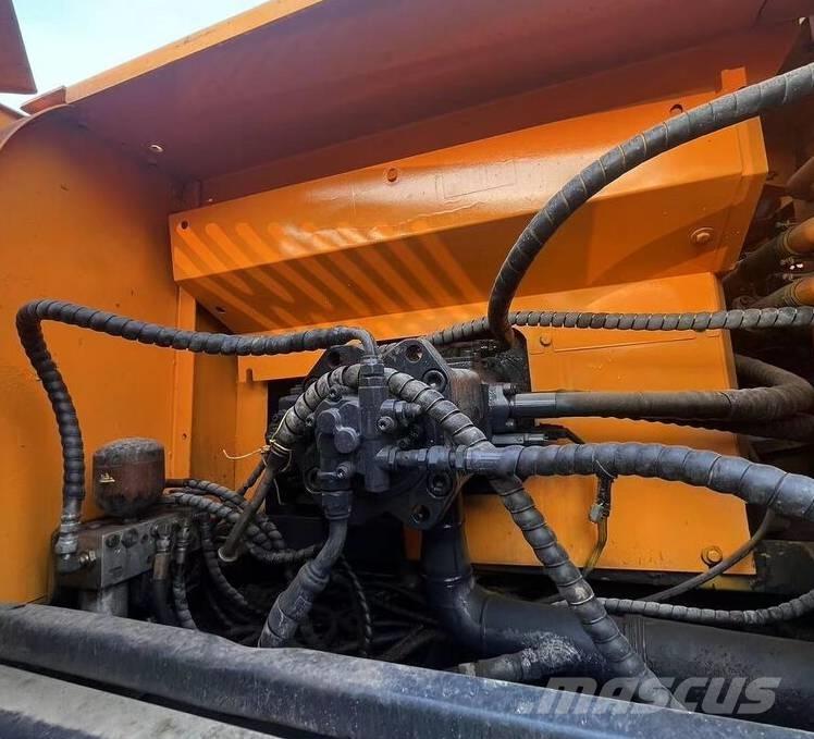 Hyundai R330LC-9T Excavatoare pe șenile
