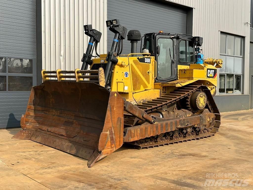 CAT D8R Buldozere pe senile