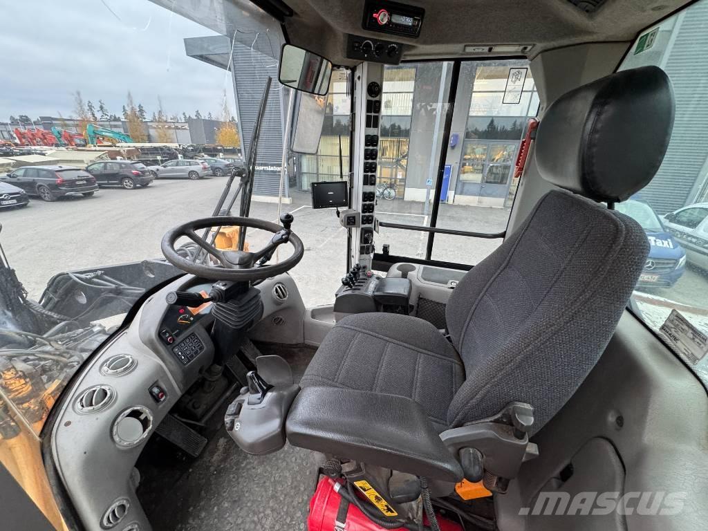 Volvo L 120 F Incarcator pe pneuri