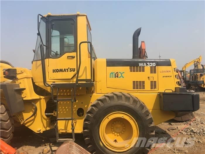 Komatsu WA 320-3 Incarcator pe pneuri