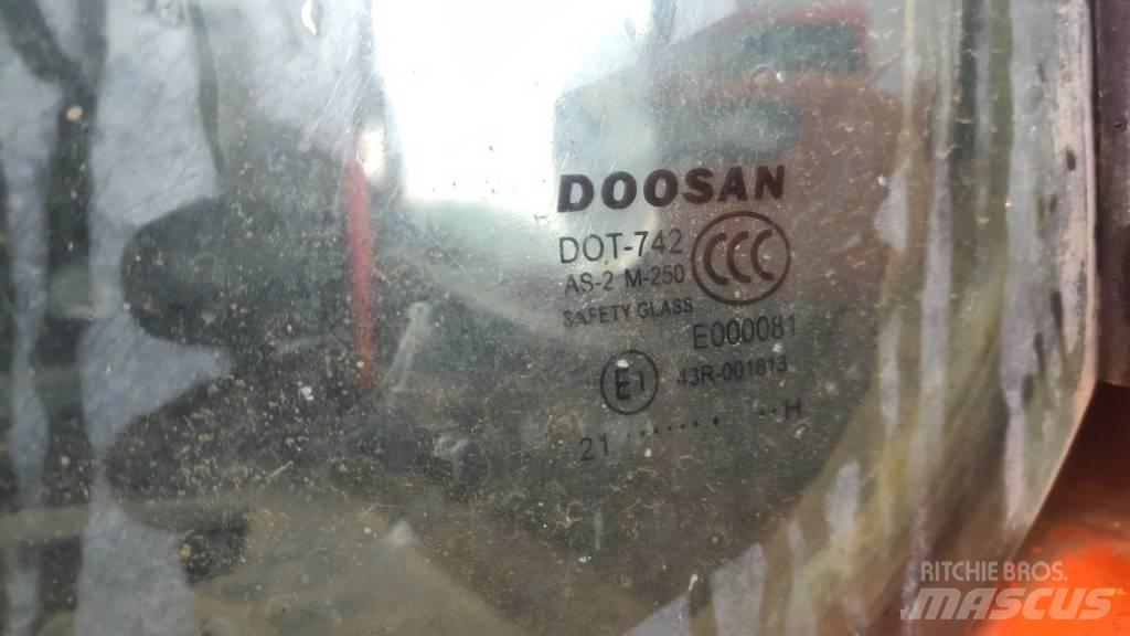 Doosan DX225LC-9C Excavatoare pe șenile
