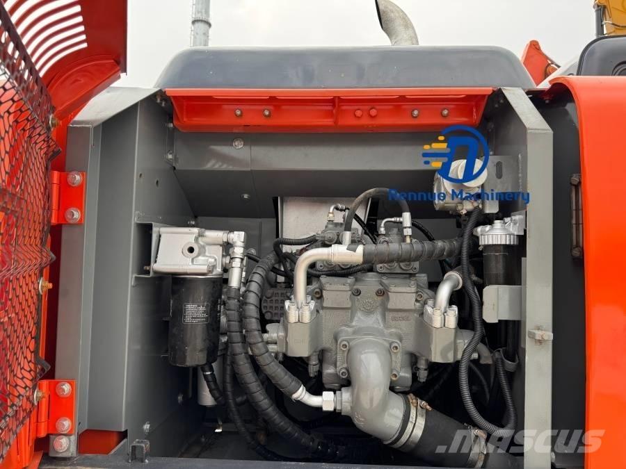 Hitachi ZX 240 Excavatoare pe șenile
