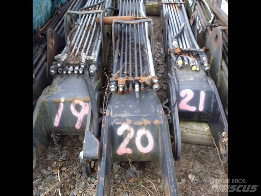 Loglift 210 Macarale pentru culegatoare