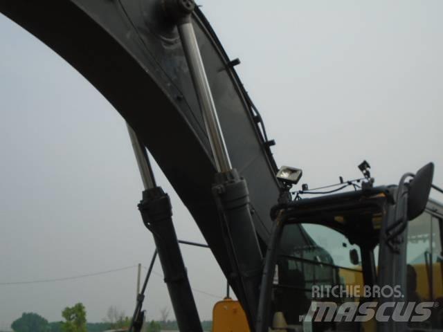 John Deere 450 DLC Excavatoare pe șenile
