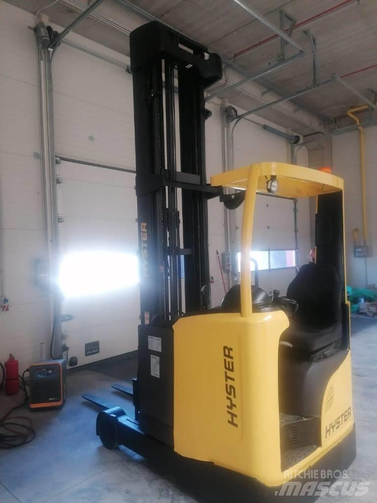 Hyster R 1.6 Stivuitor cu catarg retractabil