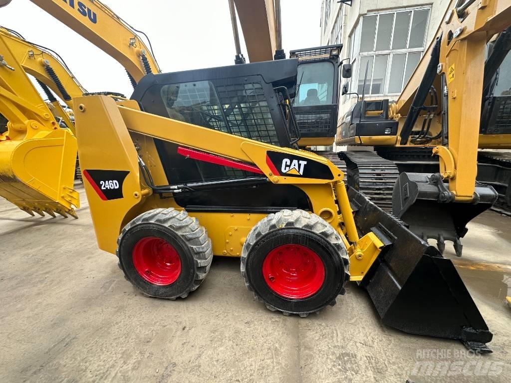 CAT 246 D Mini incarcator