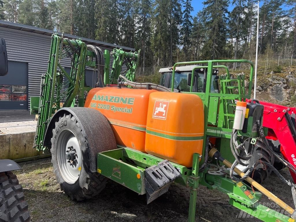 Amazone UG 2200 Tractoare agricole sprayers