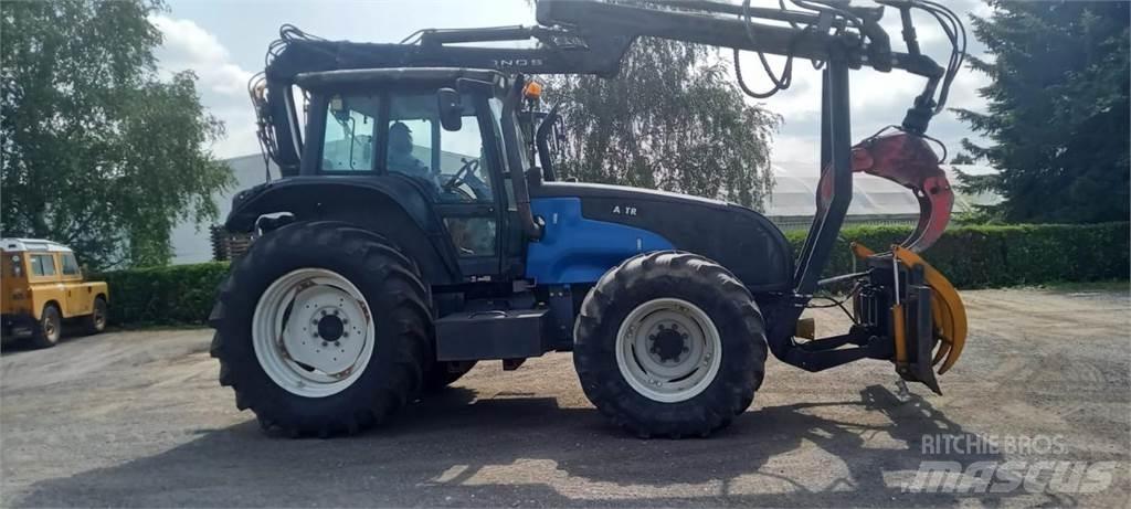 Valtra T130 Tractoare