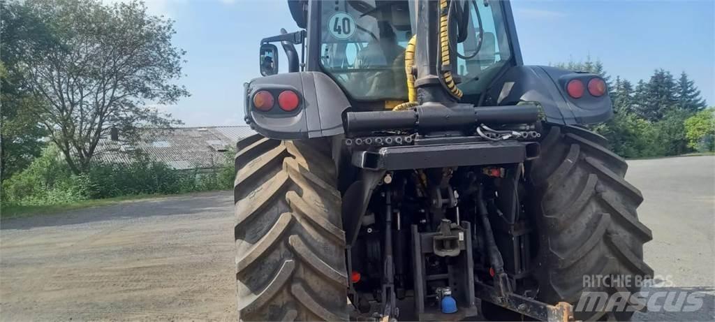 Valtra T130 Tractoare