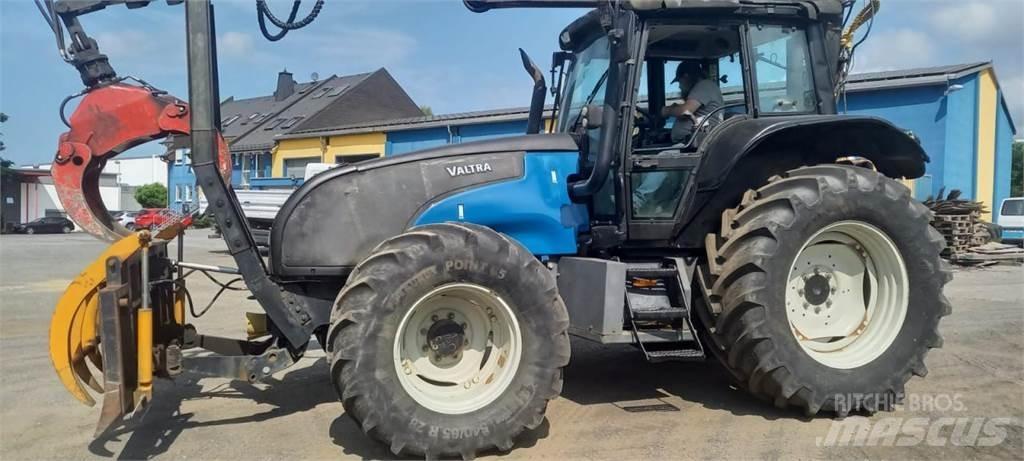 Valtra T130 Tractoare