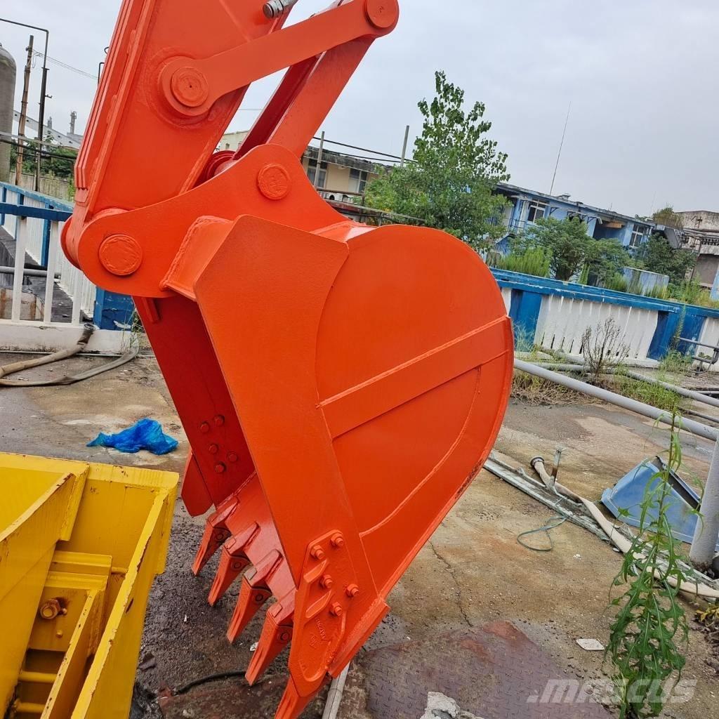 Doosan DX 225 Excavatoare pe șenile
