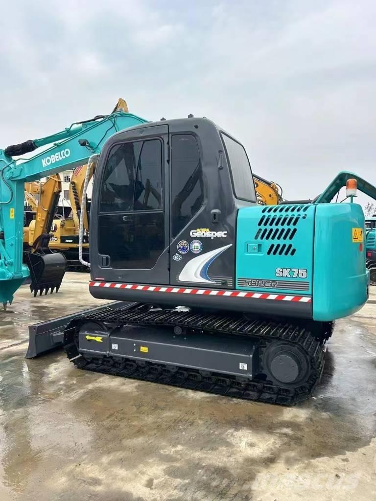 Kobelco SK 75 Excavatoare pe șenile
