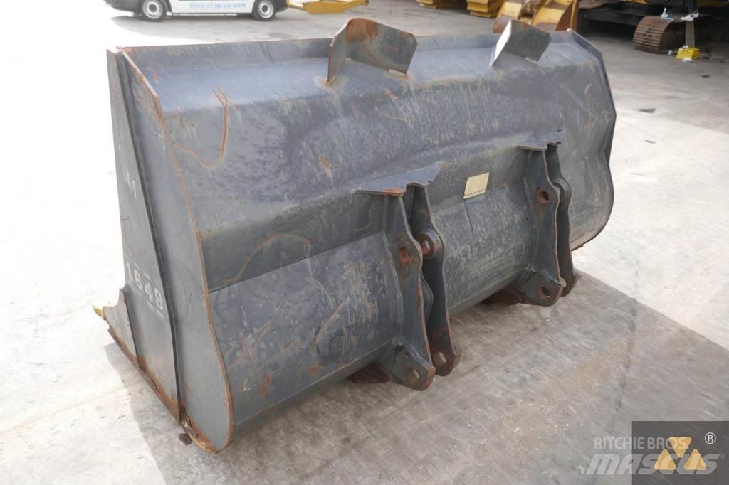 Volvo L120B Bucket Pistoane