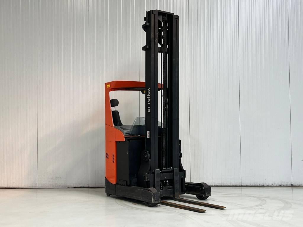 BT RRE160 Stivuitor cu catarg retractabil