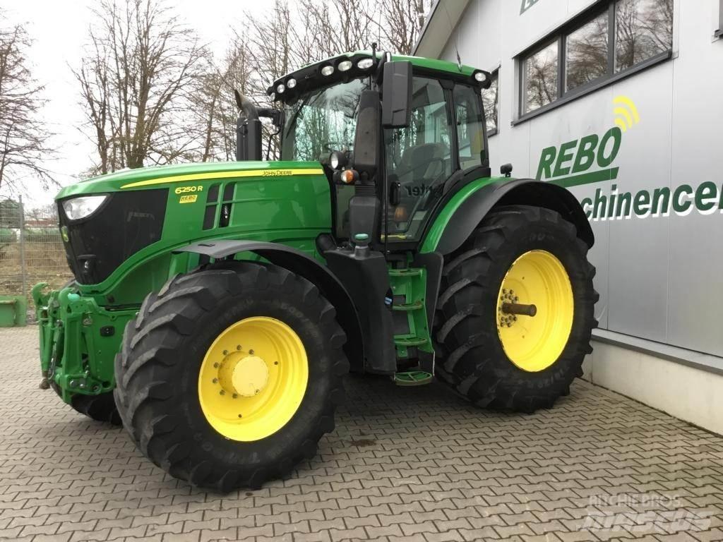 John Deere 6250R Tractoare
