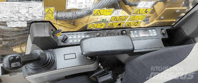 CAT 326F Excavatoare pe șenile
