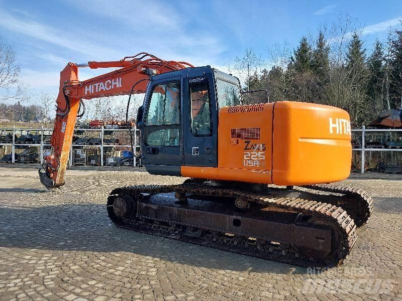 Hitachi ZX225USRLC Excavatoare pe șenile

