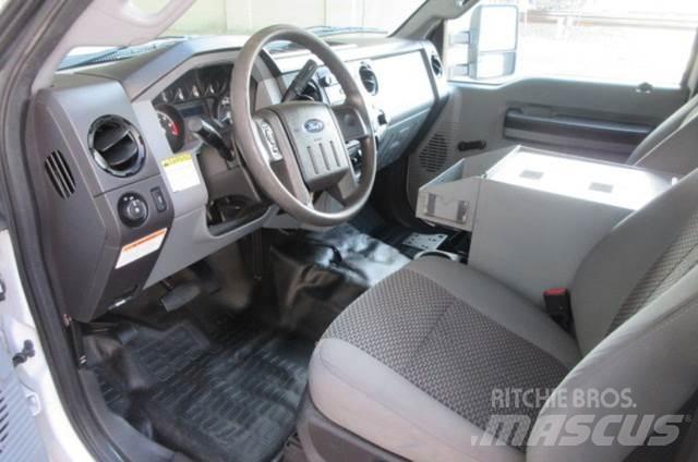 Ford F350 Vehicule de recuperare