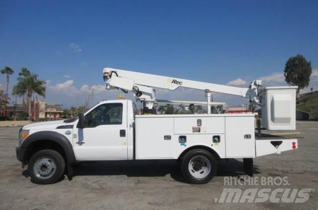 Ford F450 Platforme aeriene montate pe camion