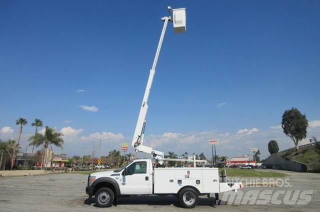 Ford F450 Platforme aeriene montate pe camion
