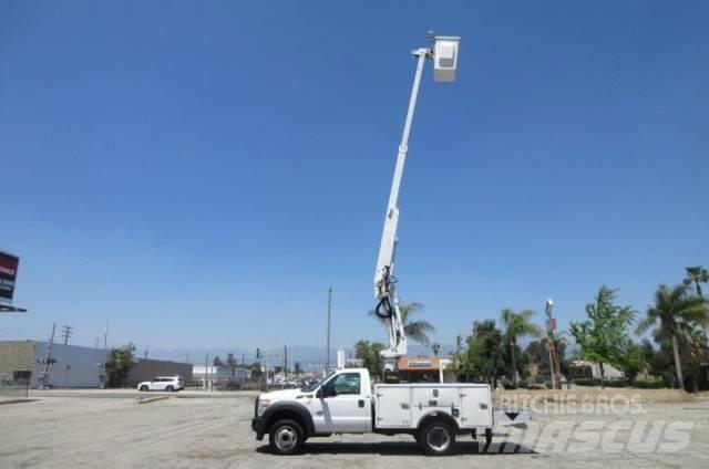 Ford F450 Platforme aeriene montate pe camion