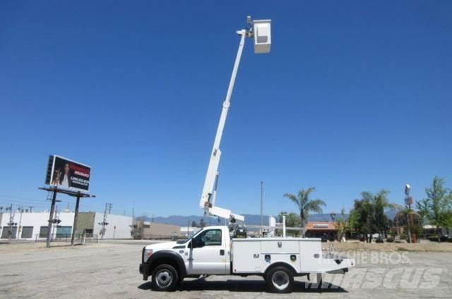Ford F450 Platforme aeriene montate pe camion