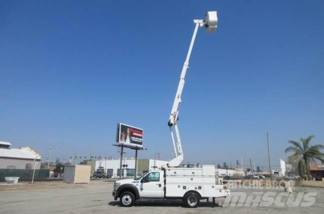 Ford F550 Platforme aeriene montate pe camion
