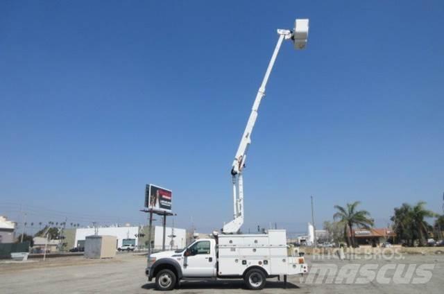 Ford F550 Platforme aeriene montate pe camion