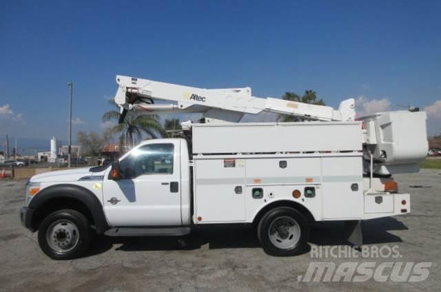 Ford F550 Platforme aeriene montate pe camion