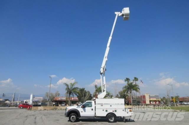 Ford F550 Platforme aeriene montate pe camion