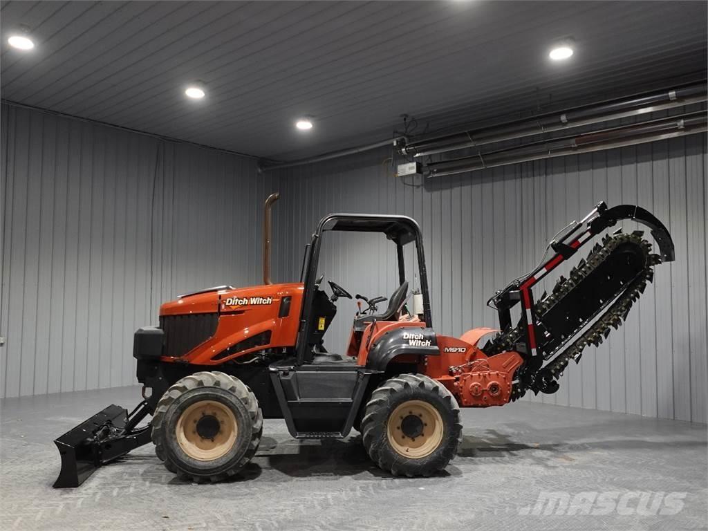 Ditch Witch RT100 Excavatoare de santuri
