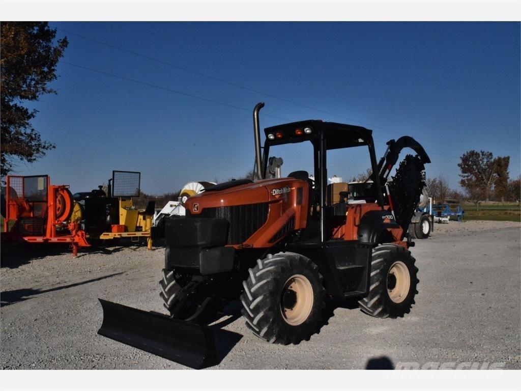 Ditch Witch RT100 Excavatoare de santuri
