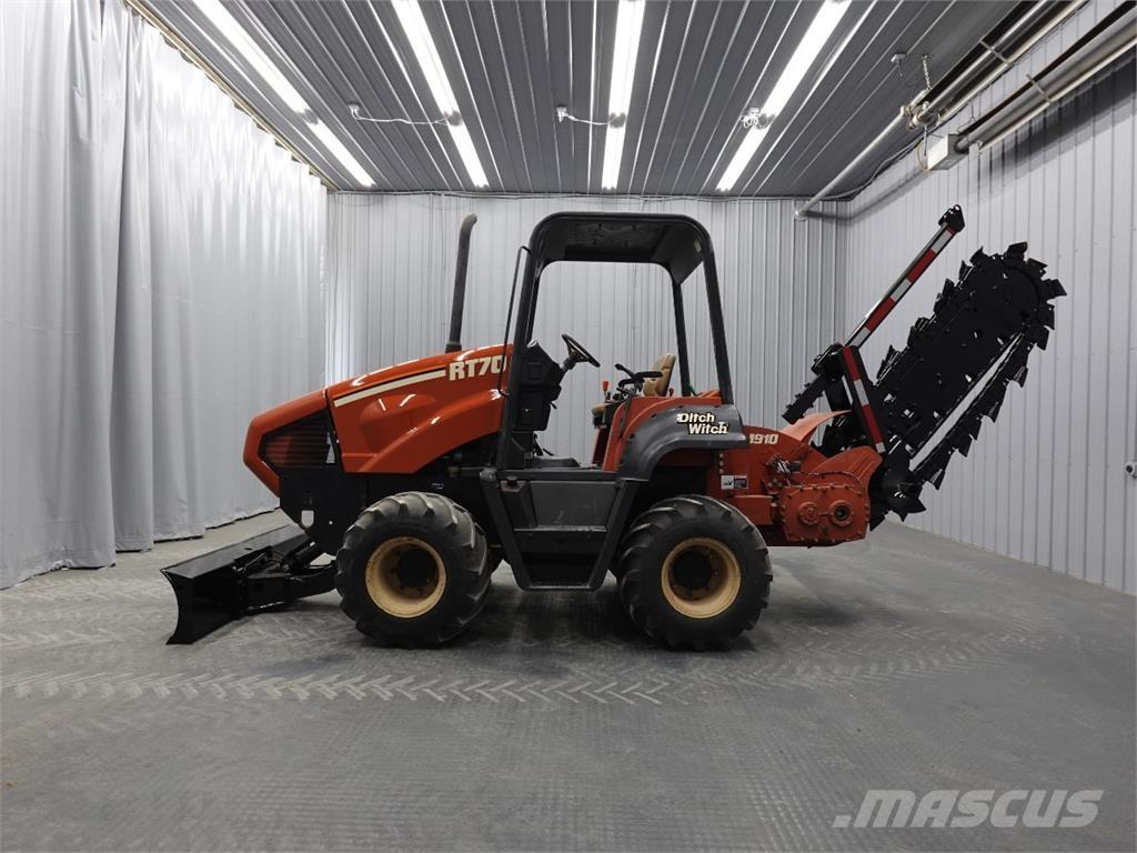Ditch Witch RT70M Excavatoare de santuri