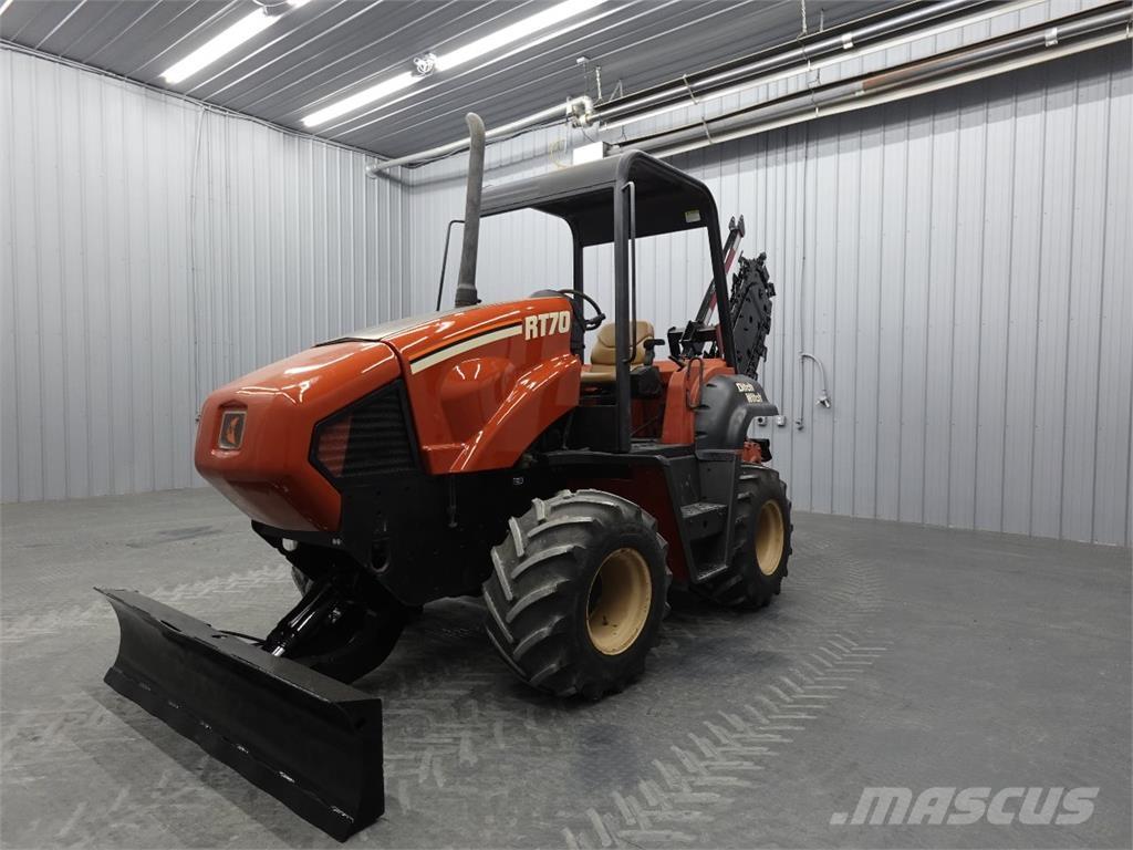 Ditch Witch RT70M Excavatoare de santuri
