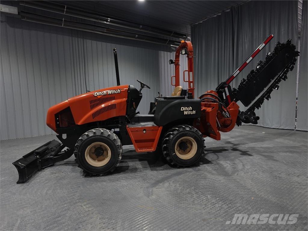 Ditch Witch RT80 Excavatoare de santuri